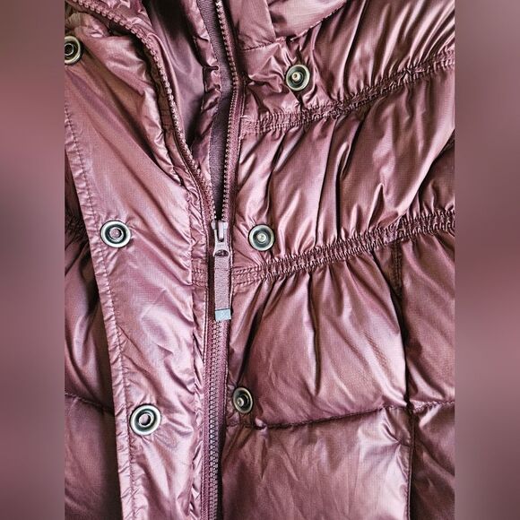 Prana Vest Women’s Size XS Wine Full Zip Snap Down Puffer Pockets 124977 EUC - Picture 2 of 9